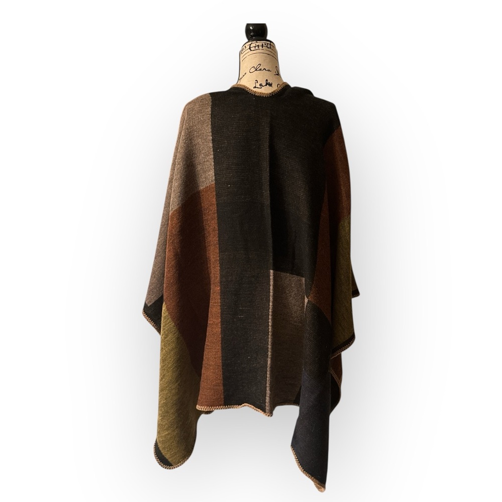 Multicolor Geometric Poncho - Picture 2 of 3